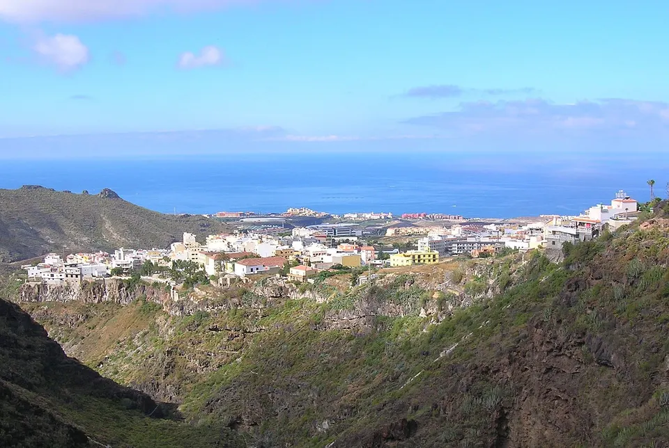 Costa Adeje: Adeje (Tenerife, Spain). View from Barranco del Infierno.
