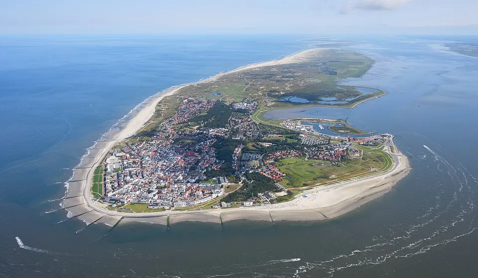 Norderney: Aerial image of Norderney (view from the west)