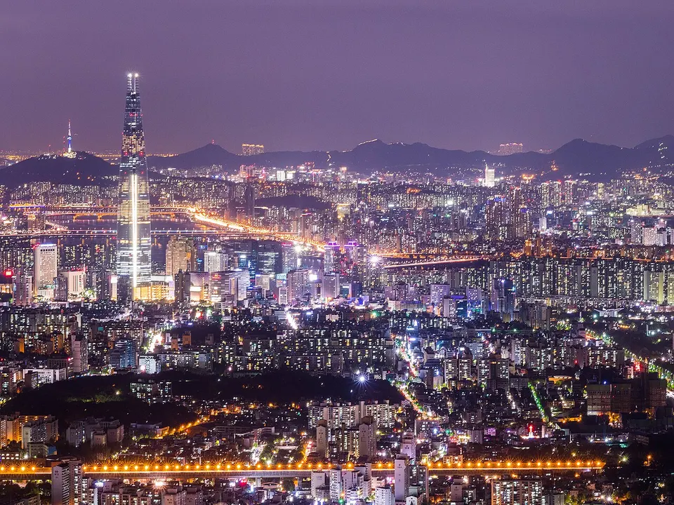 Südkorea: 500px provided description: So many emotions down there [#landscape ,#night ,#skyline ,#korea ,#seoul ,#namhansanseong]