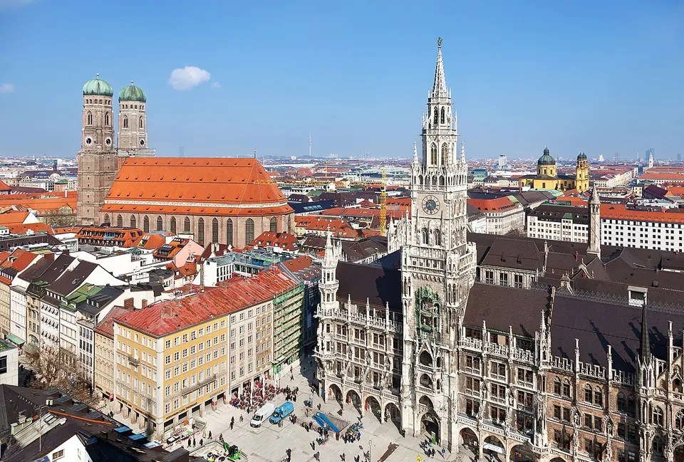 München: Old Town of Munich (Germany): on the left the Frauenkirche and on the right the New Town Hall