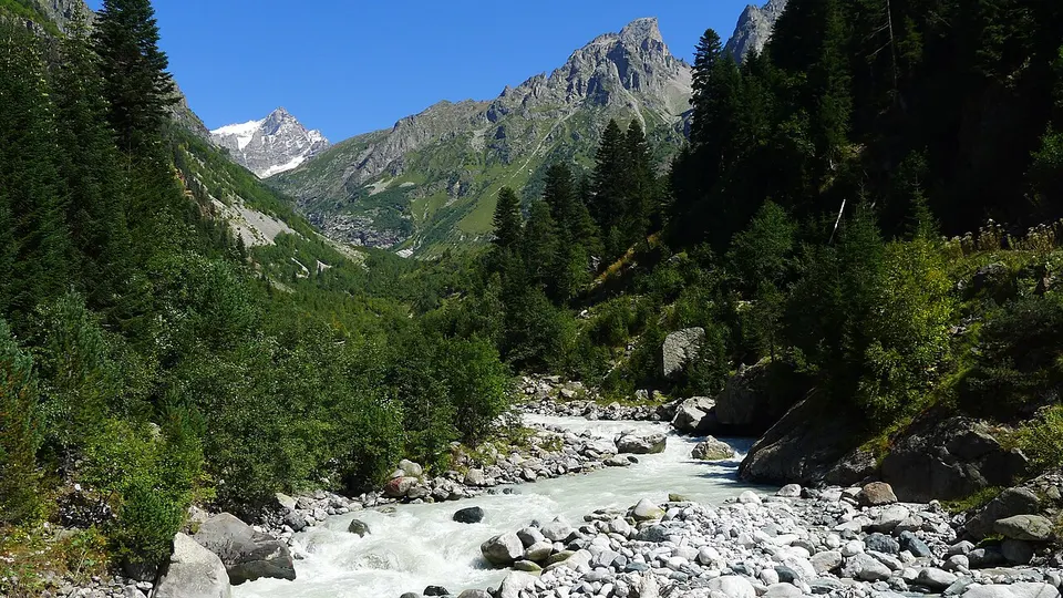 Georgien: The alpine landscapes of northwestern Georgia, southeastern Europe