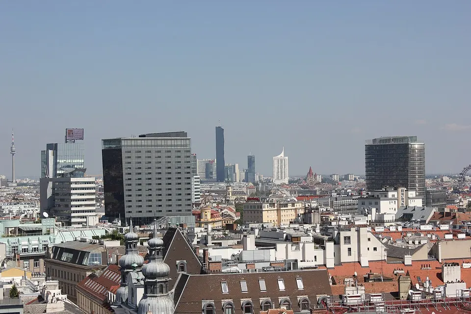 Wien: Vienna - view from the north tower of the St. Stephen's cathedral